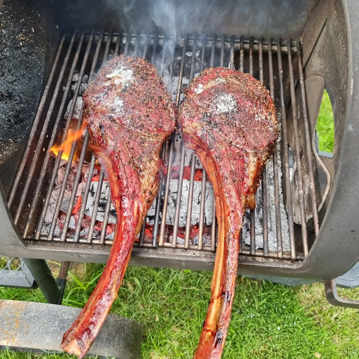 Restaurant Zentrum, Essen auf dem Grill