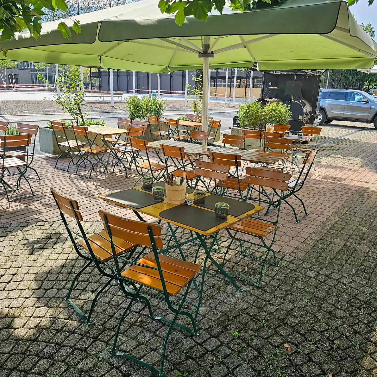 Restaurant Zentrum, im Freien sitzend